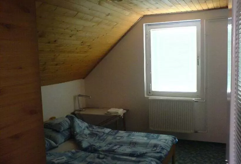 Majatalo Hársfaapartman és Vendégház