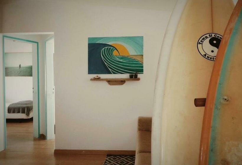 پانسیون International Surf School & Camp