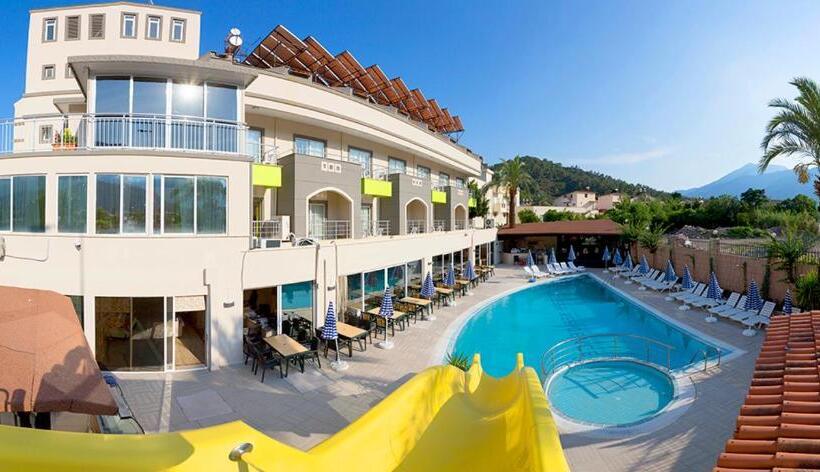 אתר נופש Rich Melissa