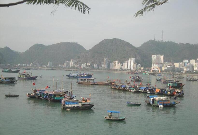 هتل Phuong Mai Family