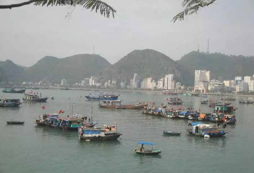 هتل Phuong Mai Family