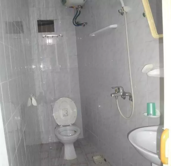 هتل Phuong Mai Family