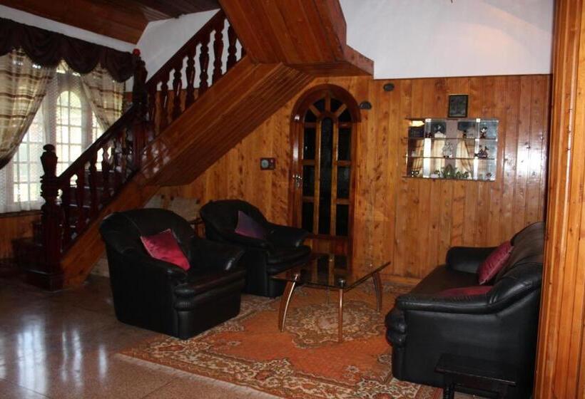 پانسیون Bungalow 28