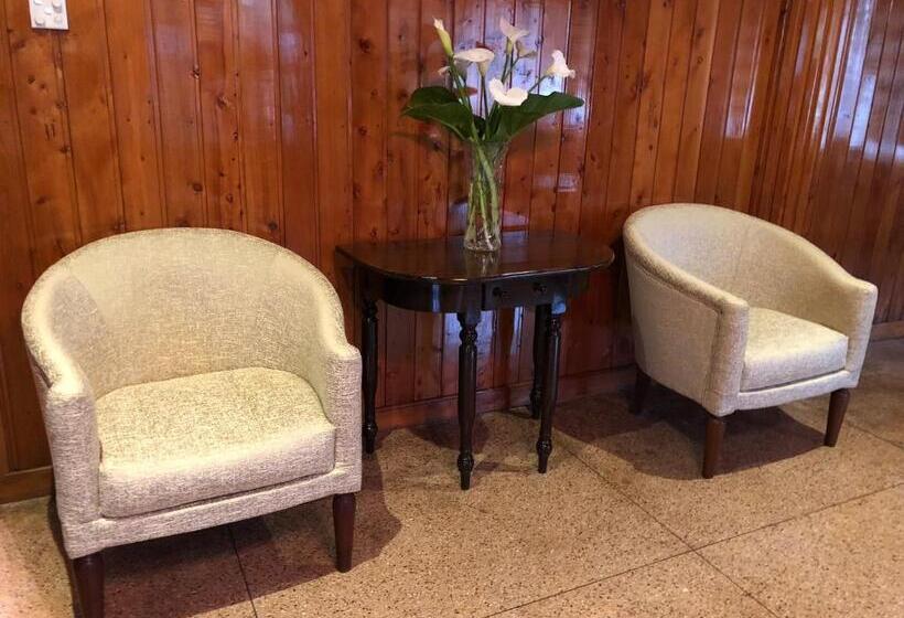 پانسیون Bungalow 28