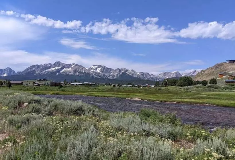 モーテル Mountain Village Lodge