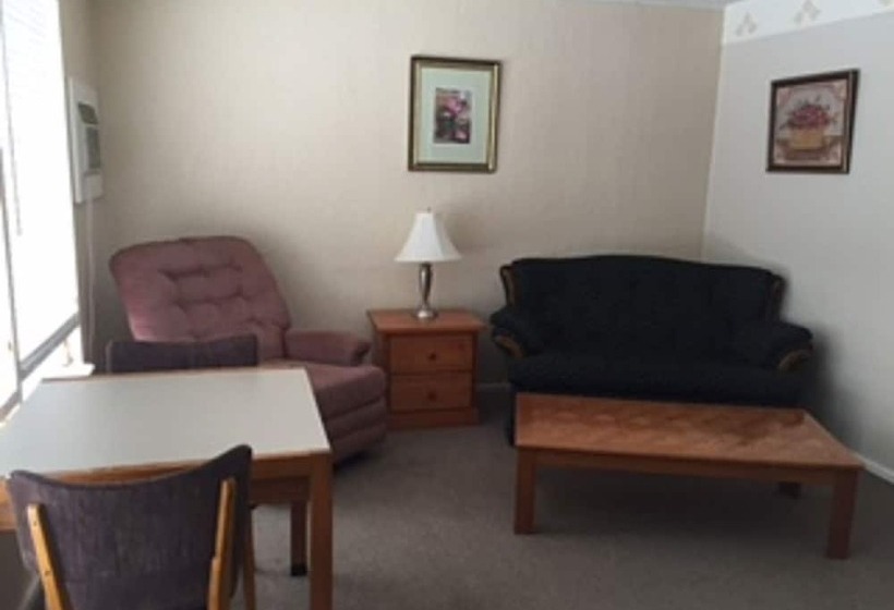 Trail Motel & Rv Park