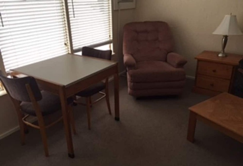 Trail Motel & Rv Park