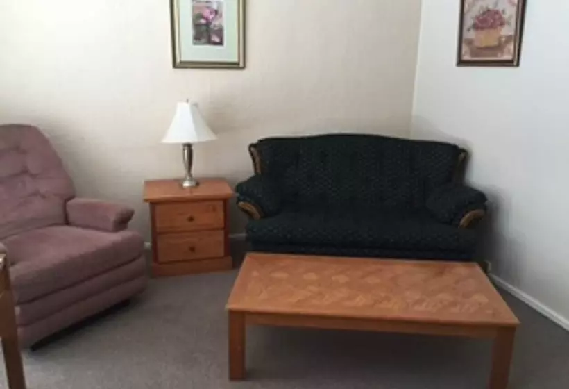 Trail Motel & Rv Park