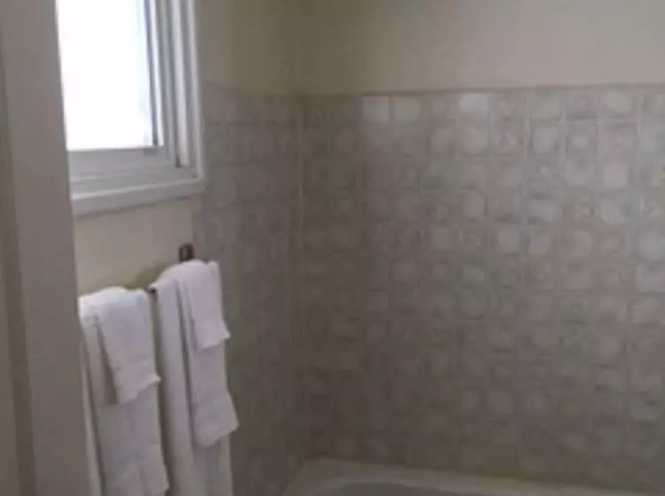 Trail Motel & Rv Park