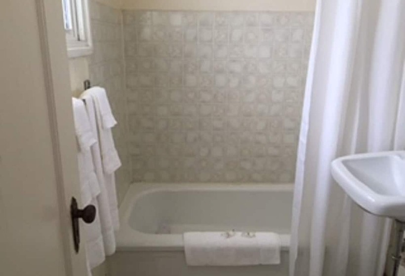 Trail Motel & Rv Park