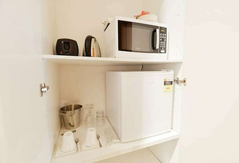 膳宿费 Eugenies Inverloch