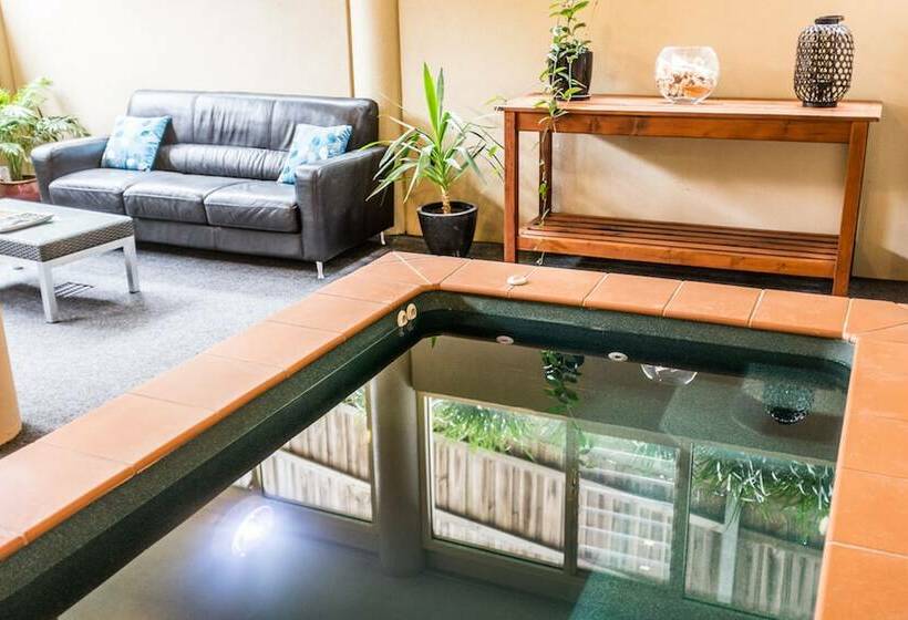 膳宿费 Eugenies Inverloch