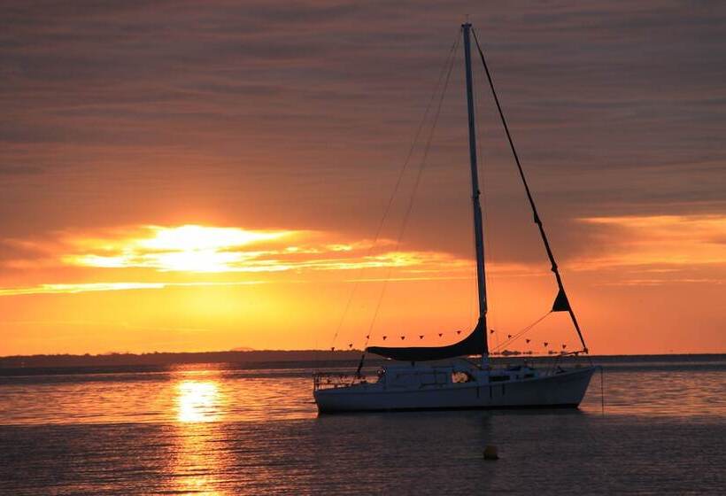 펜션 Salamander Beach Accommodation Adults Only