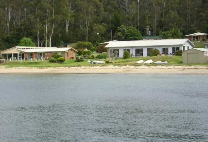 Quarantine Bay Beach Cottages