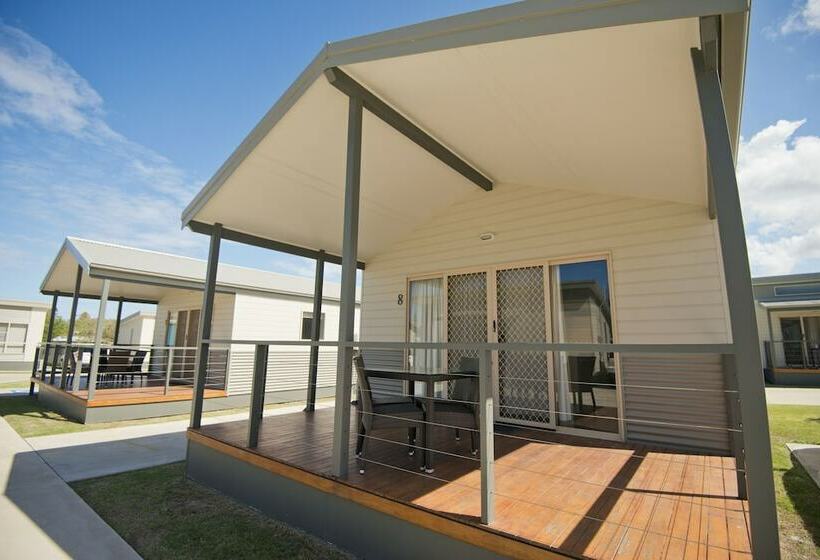 The Bowlo Holiday Cabins