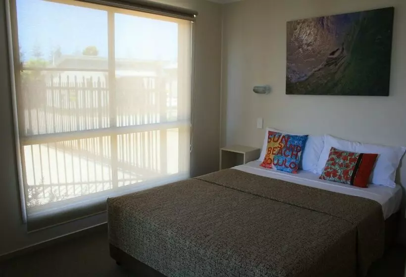 The Bowlo Holiday Cabins