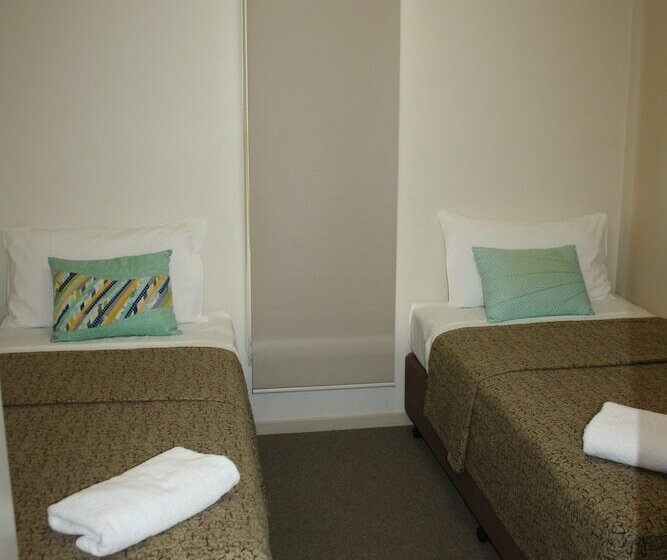 The Bowlo Holiday Cabins