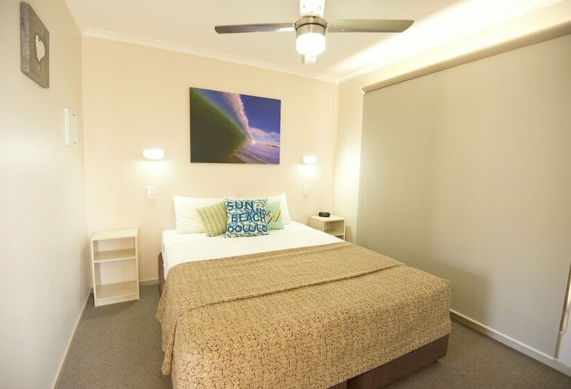 The Bowlo Holiday Cabins