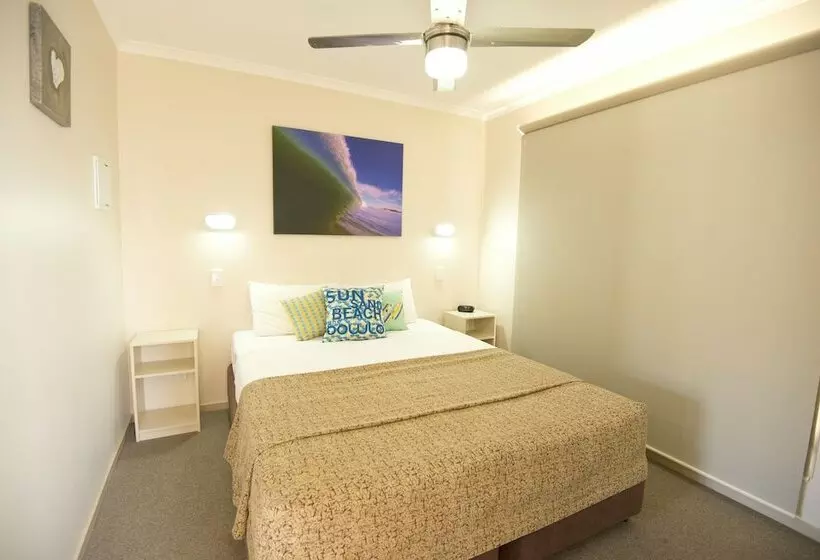 The Bowlo Holiday Cabins