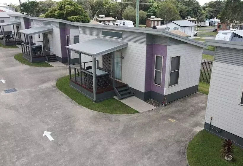 The Bowlo Holiday Cabins