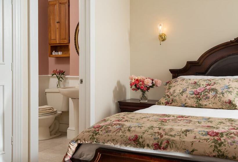 Bed and Breakfast The Blue Dory Inn