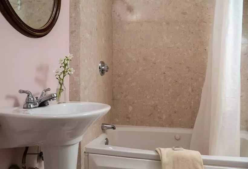 Aamiaismajoitus (B&B) The Blue Dory Inn