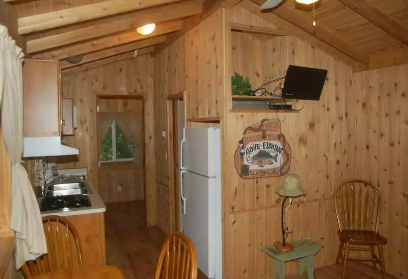 Chehalis Camping Resort Cottage 5