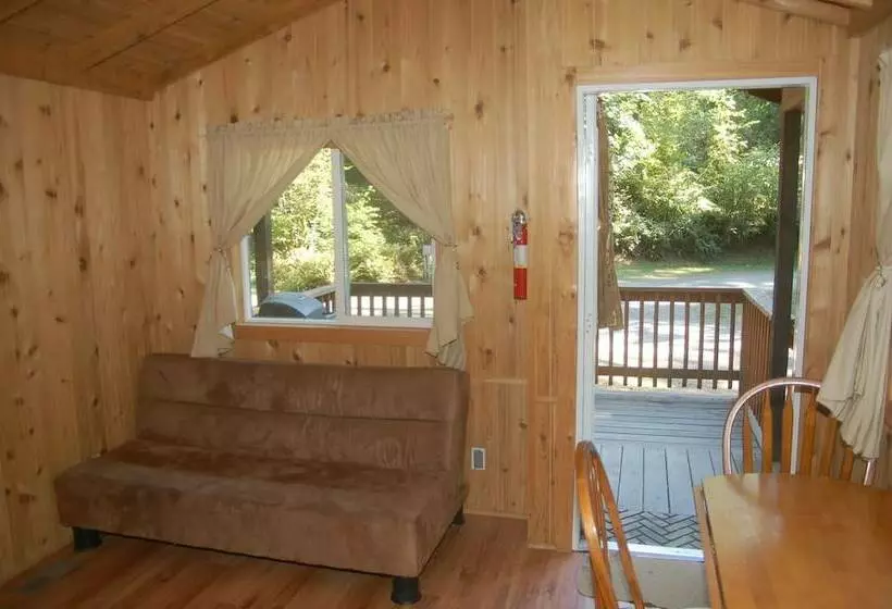 Chehalis Camping Resort Cottage 5
