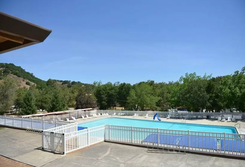 Hotelli Morgan Hill Rv Resort   Campsite