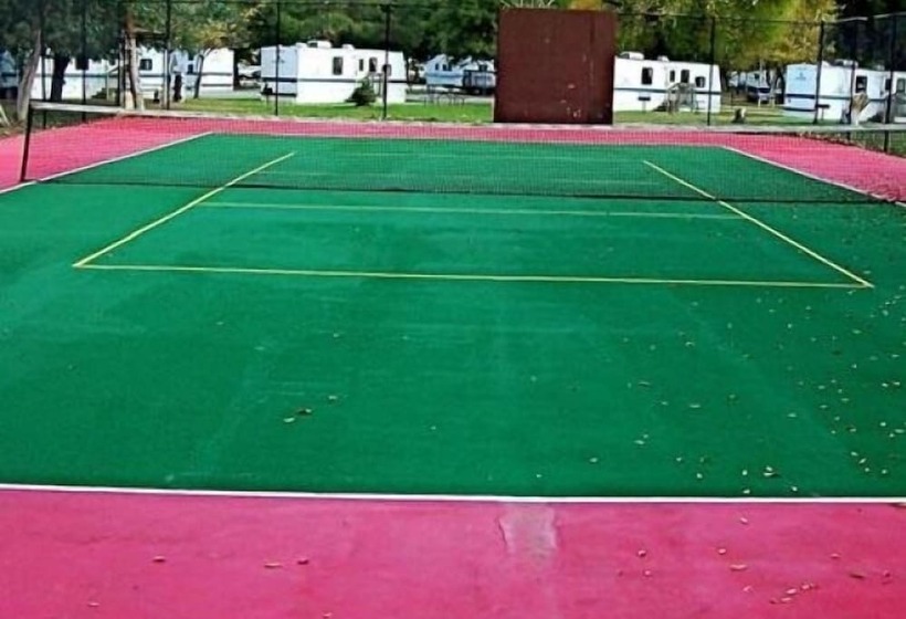 ホテル Morgan Hill Rv Resort   Campsite