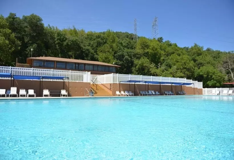 Hotelli Morgan Hill Rv Resort   Campsite