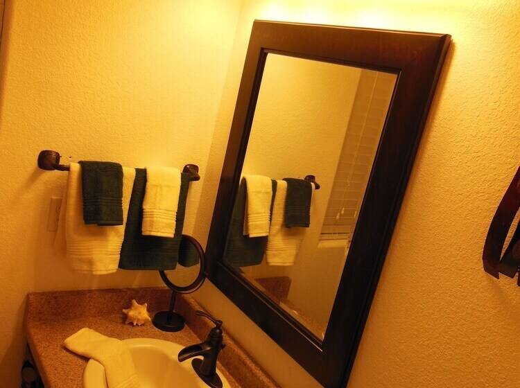 Hotel Desert Trails Luxury Suites