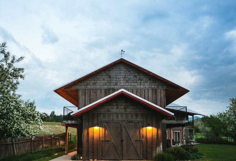 ホテル Mt Gardner Inn