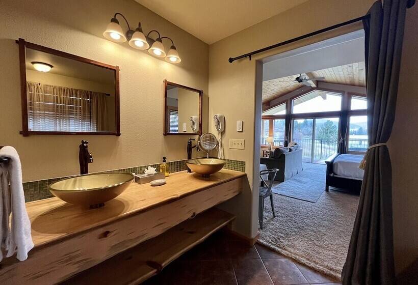 ホテル Mt Gardner Inn