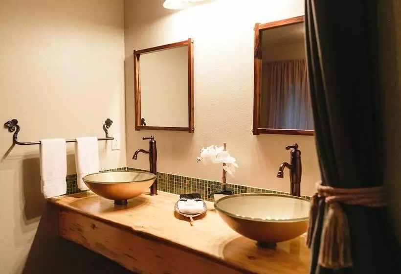 ホテル Mt Gardner Inn