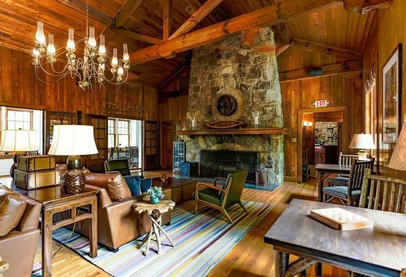 Hotelli The Lodge On Lake Lure