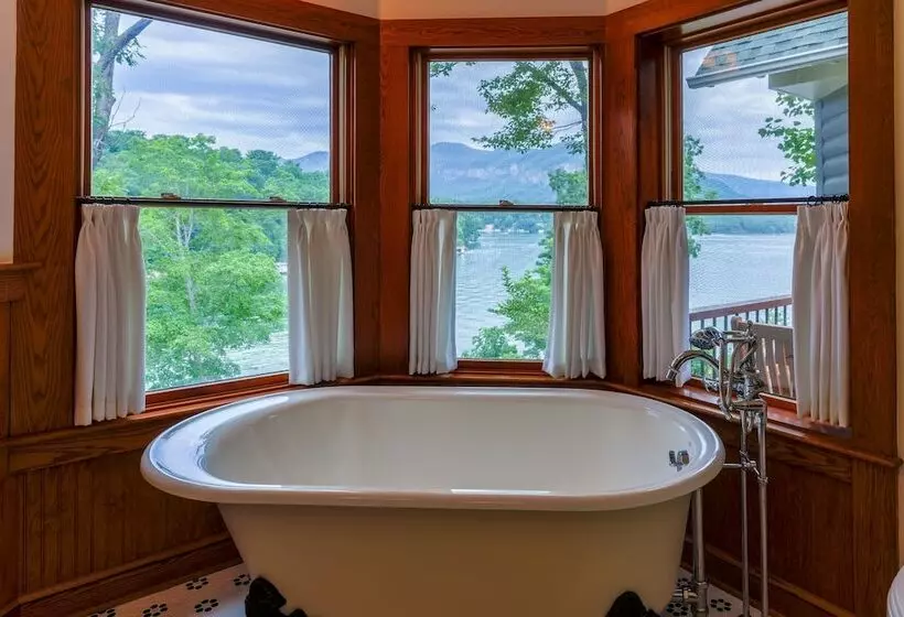 Hotelli The Lodge On Lake Lure