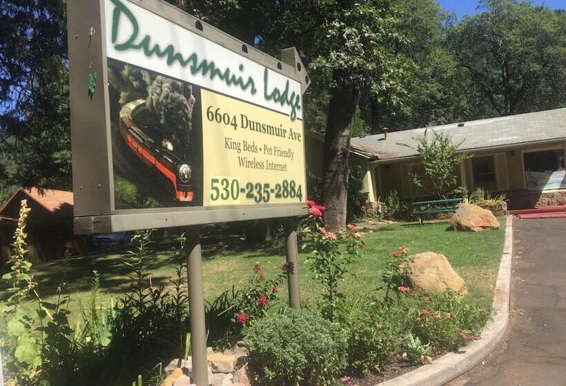モーテル Dunsmuir Lodge