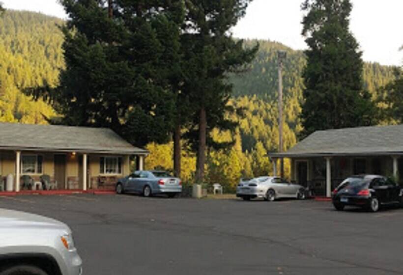 モーテル Dunsmuir Lodge