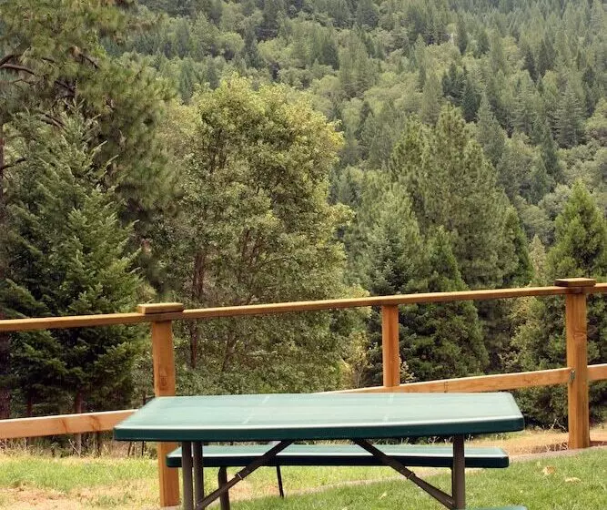 Motelli Dunsmuir Lodge