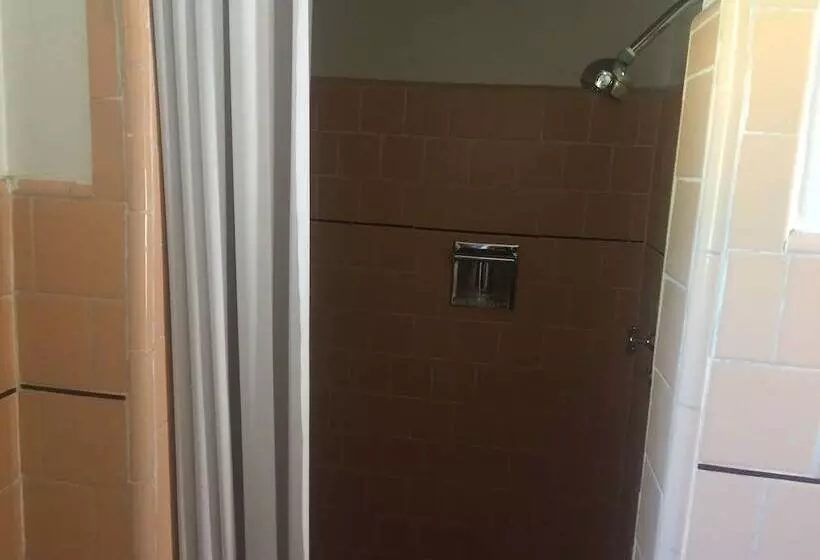 Motelli Dunsmuir Lodge