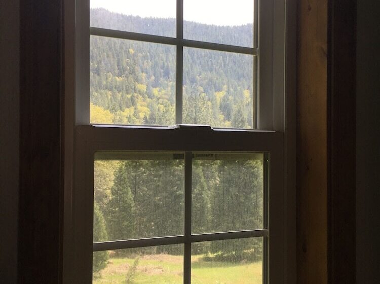 モーテル Dunsmuir Lodge