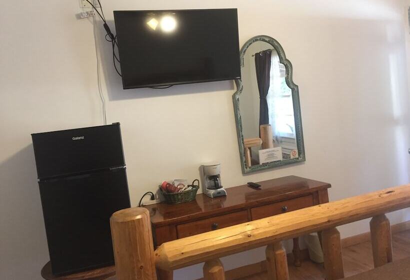 モーテル Dunsmuir Lodge