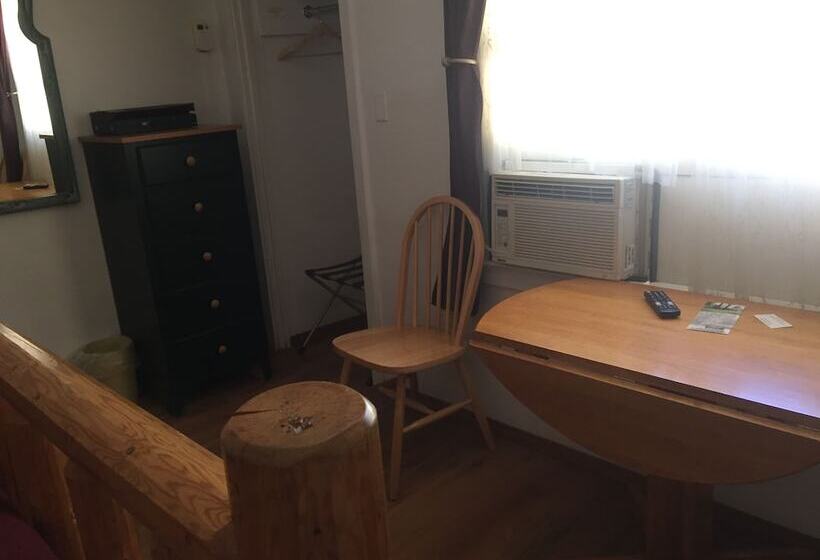 モーテル Dunsmuir Lodge