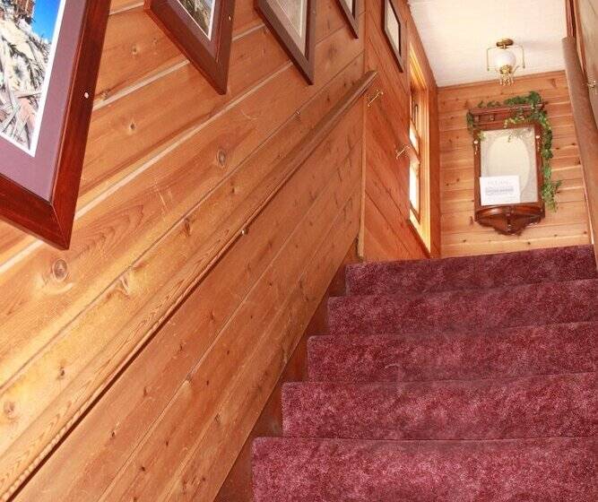 汽车旅馆  Virginia Creek Settlement