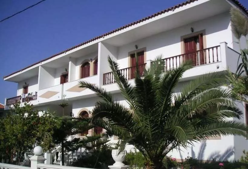 هتل Iro S Residence