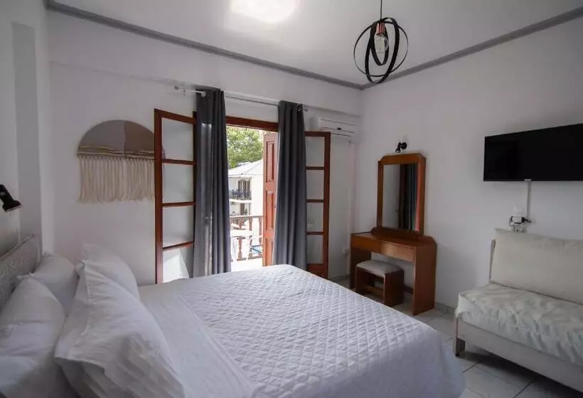 هتل Iro S Residence