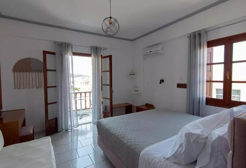 هتل Iro S Residence