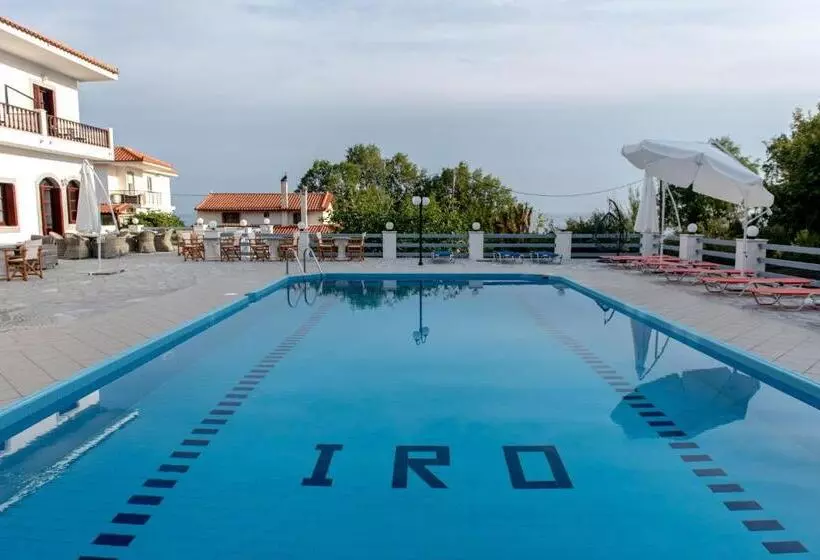 هتل Iro S Residence