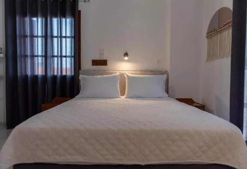 هتل Iro S Residence